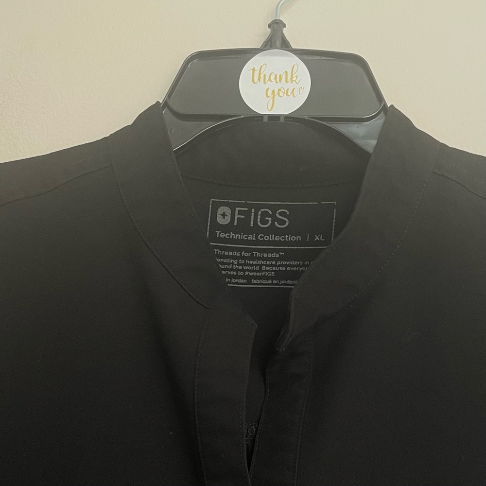 Figs Black Rafaela Scrub Top ~Size XL
Healthcare or Medical Staff - Picture 2 of 7